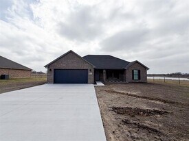 406 Krajca Rd in Ennis, TX - Building Photo