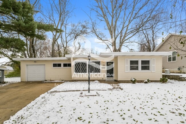 20 St Laurence Dr in Florissant, MO - Foto de edificio - Building Photo