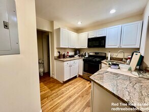 62 Egmont St in Brookline, MA - Foto de edificio - Building Photo