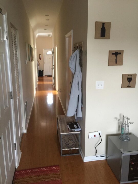 1114 W Roscoe St in Chicago, IL - Building Photo