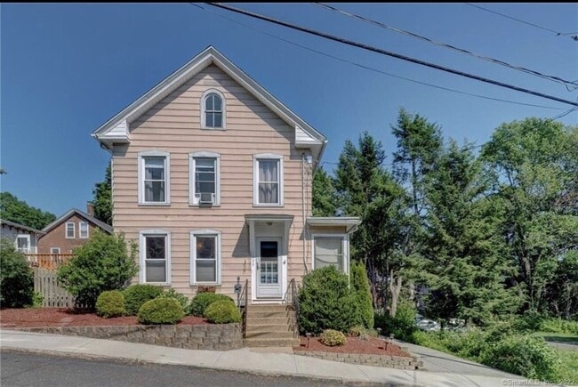 179 Walnut St in Willimantic, CT - Foto de edificio - Building Photo