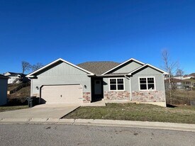 106 Kennedy Ct in Waynesville, MO - Building Photo