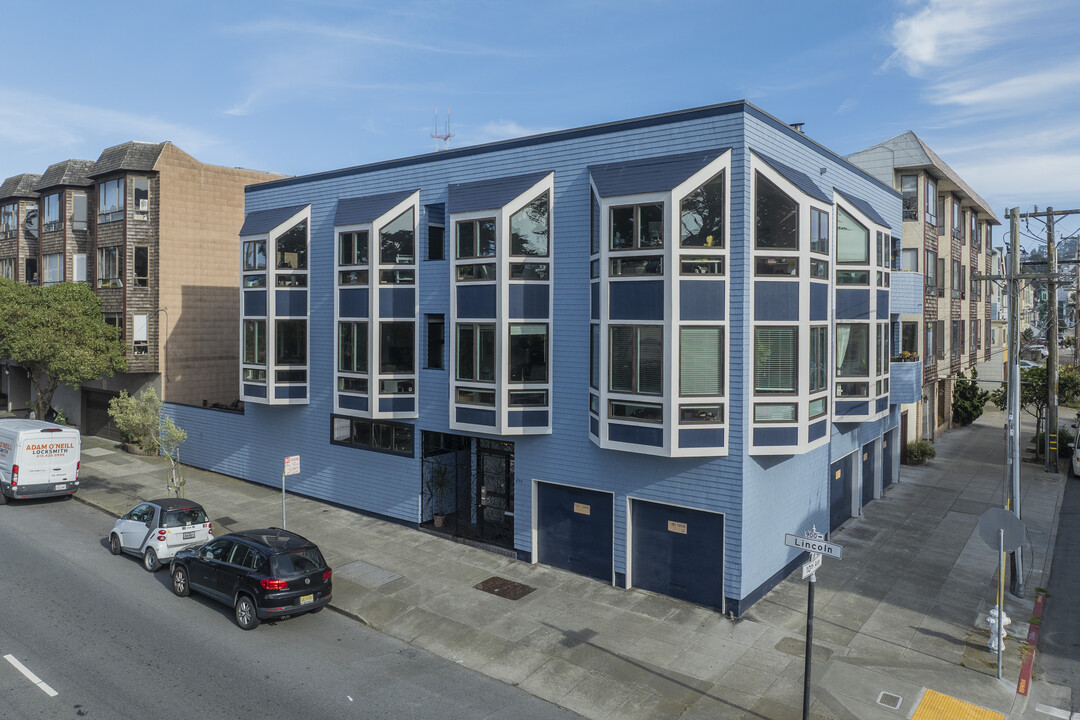 835 Lincoln Way in San Francisco, CA - Building Photo