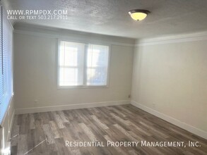 4217 SE 91st Ave in Portland, OR - Building Photo - Building Photo