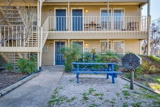 202 E 45th St in Austin, TX - Building Photo - Building Photo