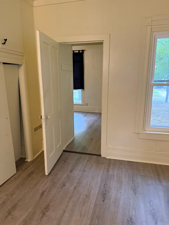 102 S Balch St, Unit #1 lower in Akron, OH - Foto de edificio - Building Photo