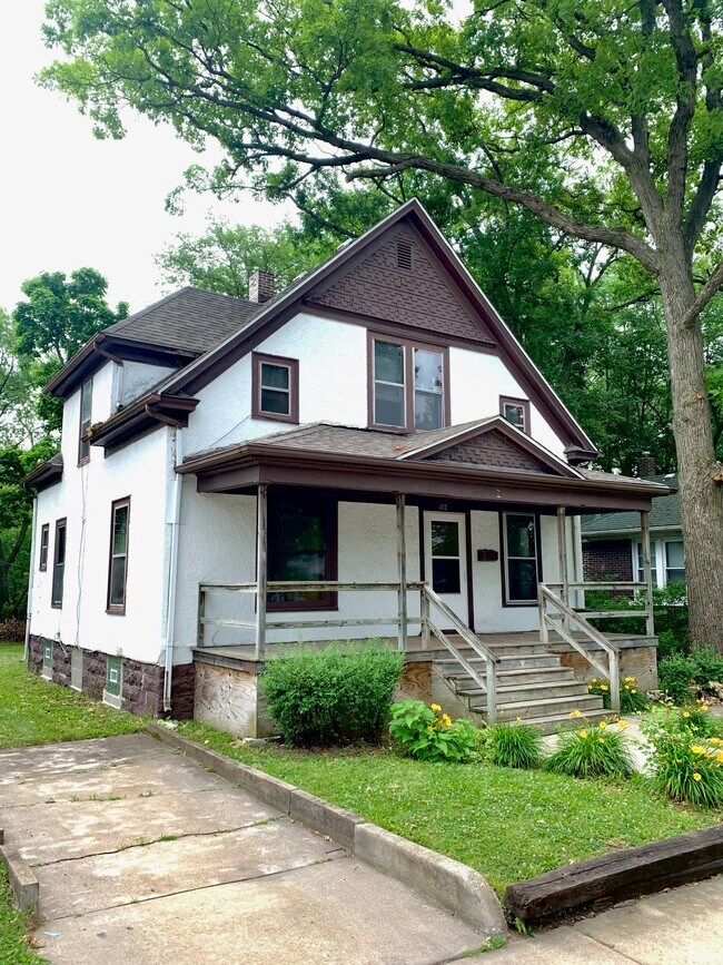 412 Willow Ave Rentals in Joliet, IL