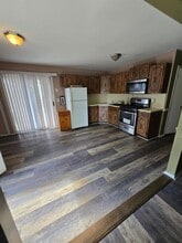 46 Sunrise Ave in Lindenhurst, NY - Building Photo - Building Photo