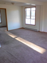 324 6th Ave SW in Valley City, ND - Foto de edificio - Building Photo