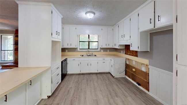 property at 1546 Kimberly Ln