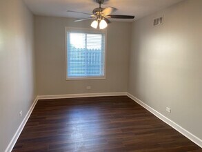 2411 Red Bud Ln in Aurora, IL - Building Photo - Building Photo