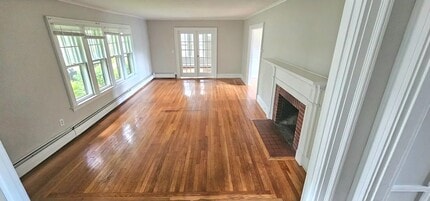 1634 Ella T Grasso Blvd in New Haven, CT - Building Photo - Building Photo