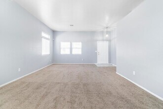 752 Cam La Paz in Henderson, NV - Building Photo - Building Photo