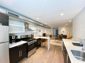 1436 N 7th St, Unit 2 in Philadelphia, PA - Foto de edificio - Building Photo