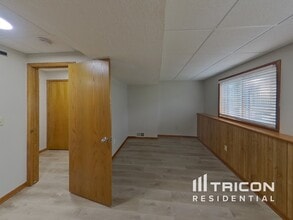 512 Green Ave SE in Watertown, MN - Building Photo - Building Photo