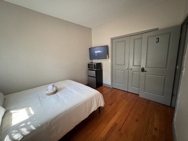 157 Bidwell Ave, Unit 2
