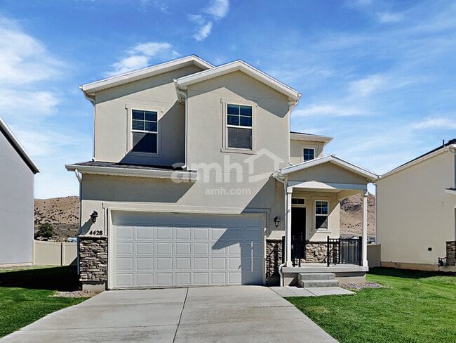 property at 4428 Poplar St