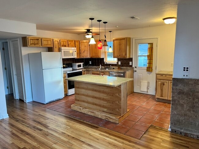 property at 613 E Fourth St