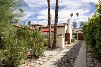 524 S Calle Ajo in Palm Springs, CA - Foto de edificio - Building Photo