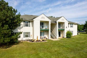 Meadowood Park of Wixom in Wixom, MI - Building Photo - Building Photo