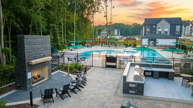 Axis at the Park in Charlotte, NC - Building Photo - Building Photo