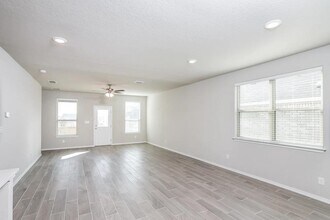 10518 Briceway Ace in San Antonio, TX - Building Photo - Building Photo
