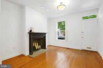 10 E Henrietta St in Baltimore, MD - Building Photo - Building Photo