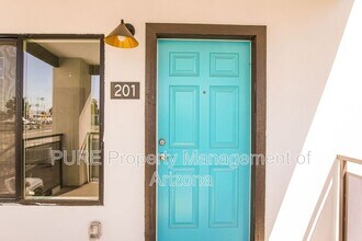 6077 N 60th Ave in Glendale, AZ - Building Photo - Building Photo