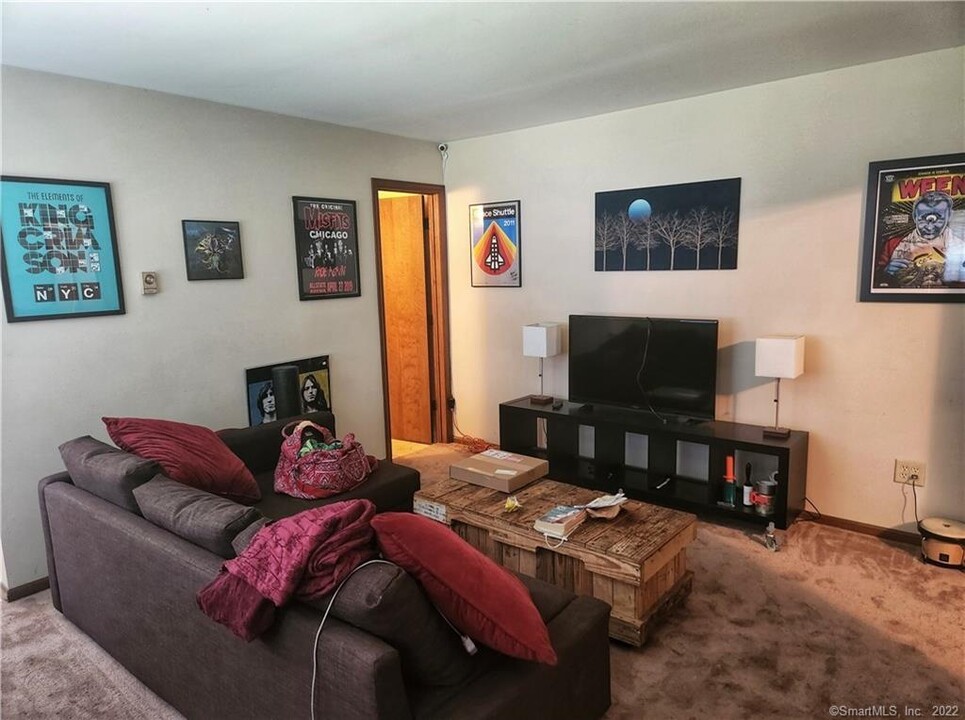 3 Union Park S in Norwalk, CT - Building Photo