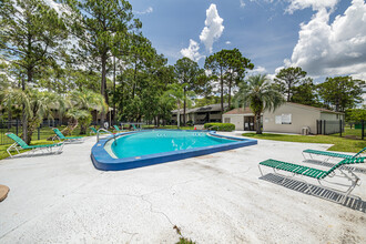 The Point at Arrowhead in Jacksonville, FL - Building Photo - Building Photo