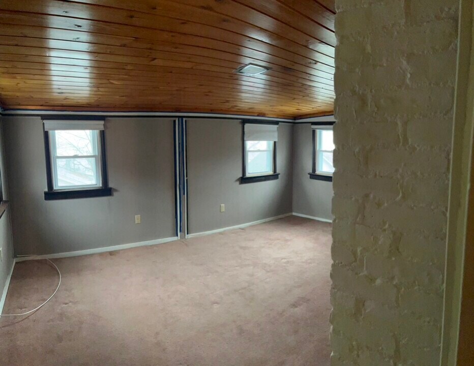 23 Woodrow Ct in Troy, NY - Foto de edificio