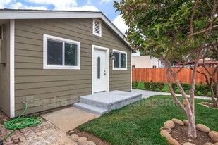 1218 N Olive St in Ventura, CA - Building Photo