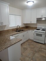 16174 Wato Rd in Apple Valley, CA - Building Photo