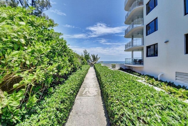 2121 N Ocean Blvd, Unit 609w in Boca Raton, FL - Building Photo - Building Photo