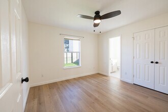 2210 Holly St in Austin, TX - Building Photo - Building Photo