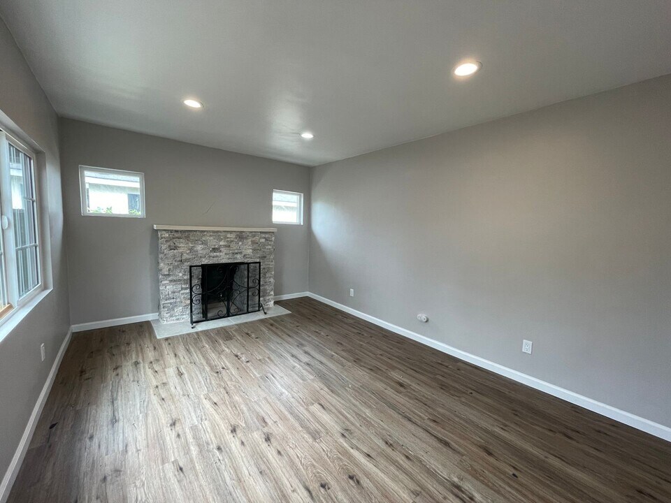 2547 A Ave, Unit 2547 A Ave in National City, CA - Building Photo