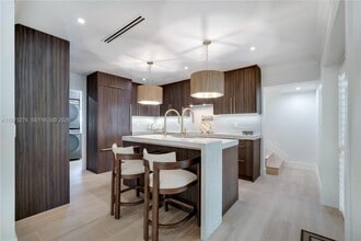 600 San Antonio Ave in Coral Gables, FL - Building Photo - Building Photo