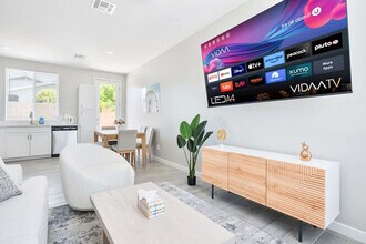 6606 W Paradise Ln in Glendale, AZ - Building Photo - Building Photo