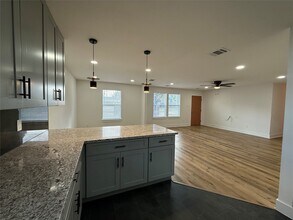 611 N Eastwood St in Houston, TX - Building Photo - Building Photo