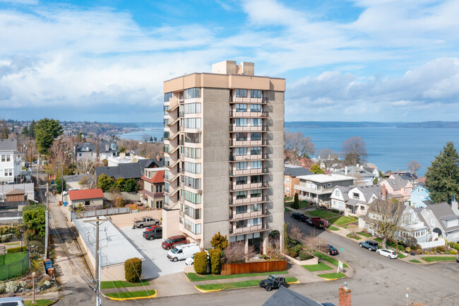 Plaza Four in Tacoma, WA - Building Photo - Building Photo