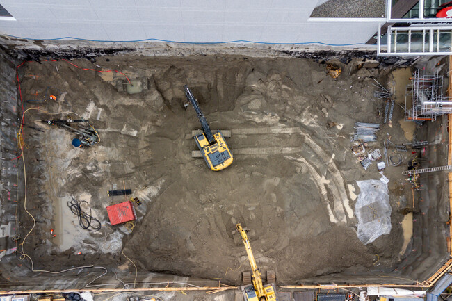 West Tower in Coquitlam, BC - Building Photo - Building Photo