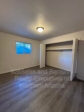 906 W Summit Ave in Flagstaff, AZ - Building Photo - Building Photo