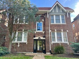 6048 Washington Blvd in St. Louis, MO - Building Photo