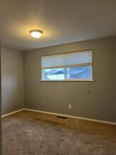 855 15th St in Lebanon, OR - Building Photo - Building Photo