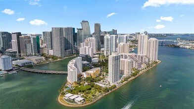 540 Brickell Key Dr, Unit 1519 in Miami, FL - Building Photo - Building Photo