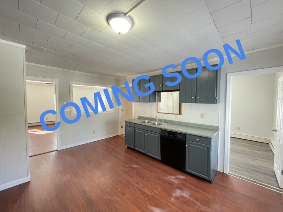 29 Front St in Pembroke, NH - Building Photo