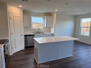 3739 Ming Ave in Bakersfield, CA - Building Photo - Building Photo