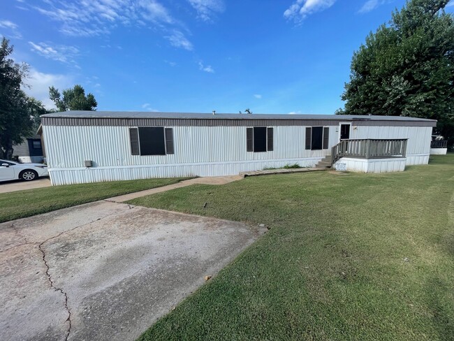 901 S Council Rd, Unit 73
