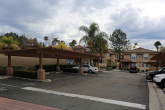 La Mesa Park in La Mesa, CA - Foto de edificio - Building Photo