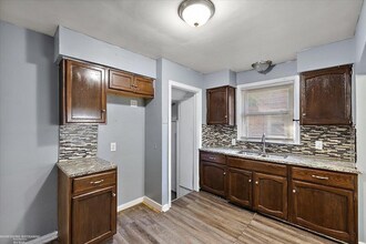 20300 Gilchrist St in Detroit, MI - Building Photo - Building Photo